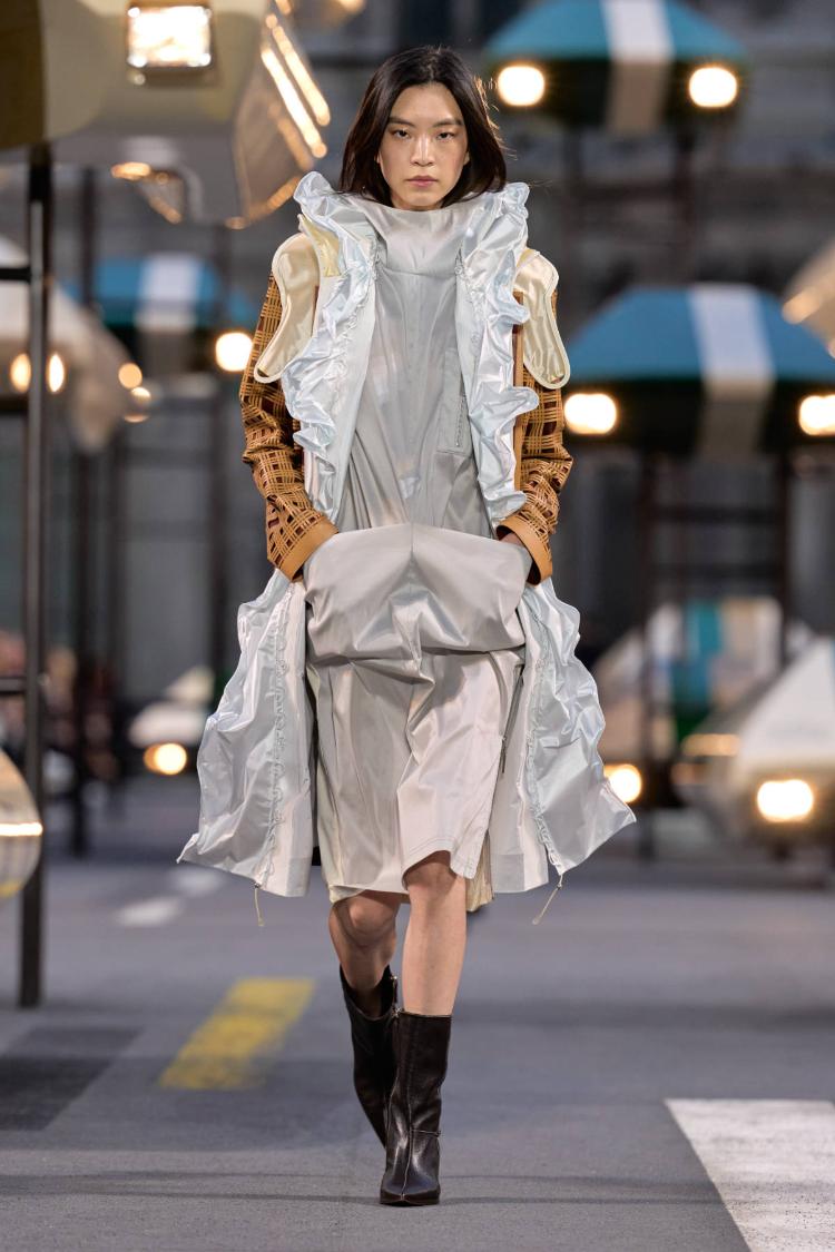 louis-vuitton-prolece-leto-2027-ergonomie-nikolas-geskijer-zenska-modna-kolekcija-12