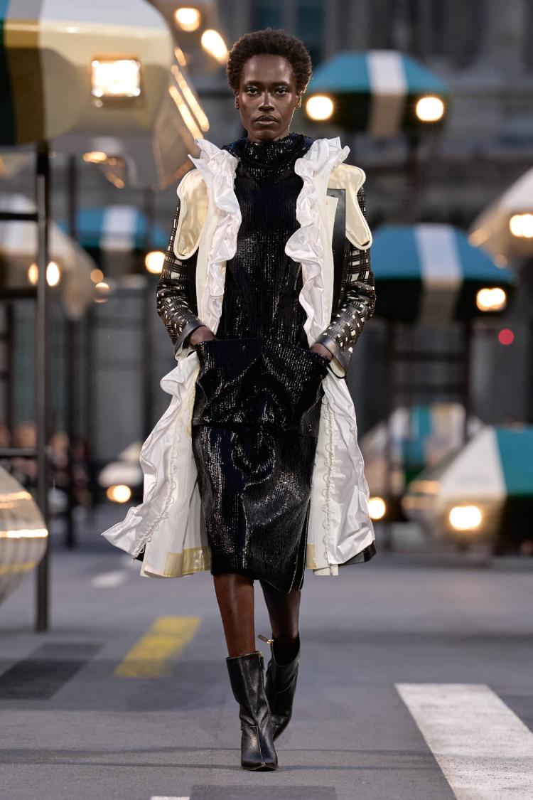 louis-vuitton-prolece-leto-2027-ergonomie-nikolas-geskijer-zenska-modna-kolekcija-11