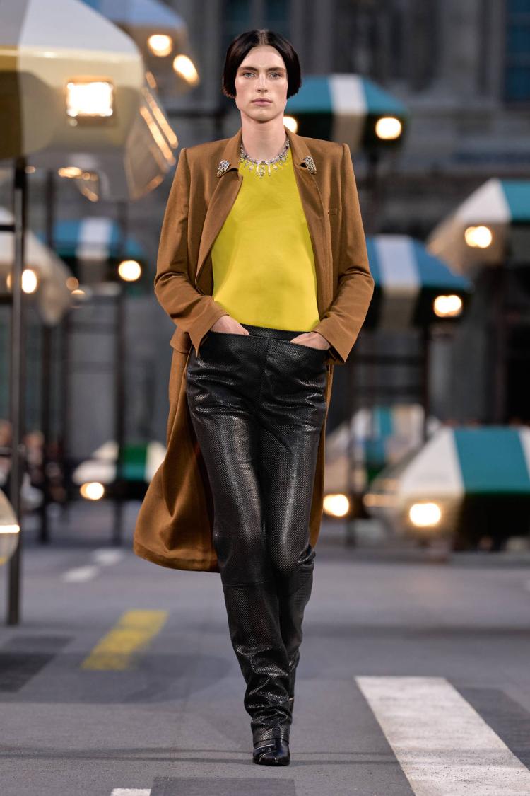 louis-vuitton-prolece-leto-2027-ergonomie-nikolas-geskijer-zenska-modna-kolekcija-14