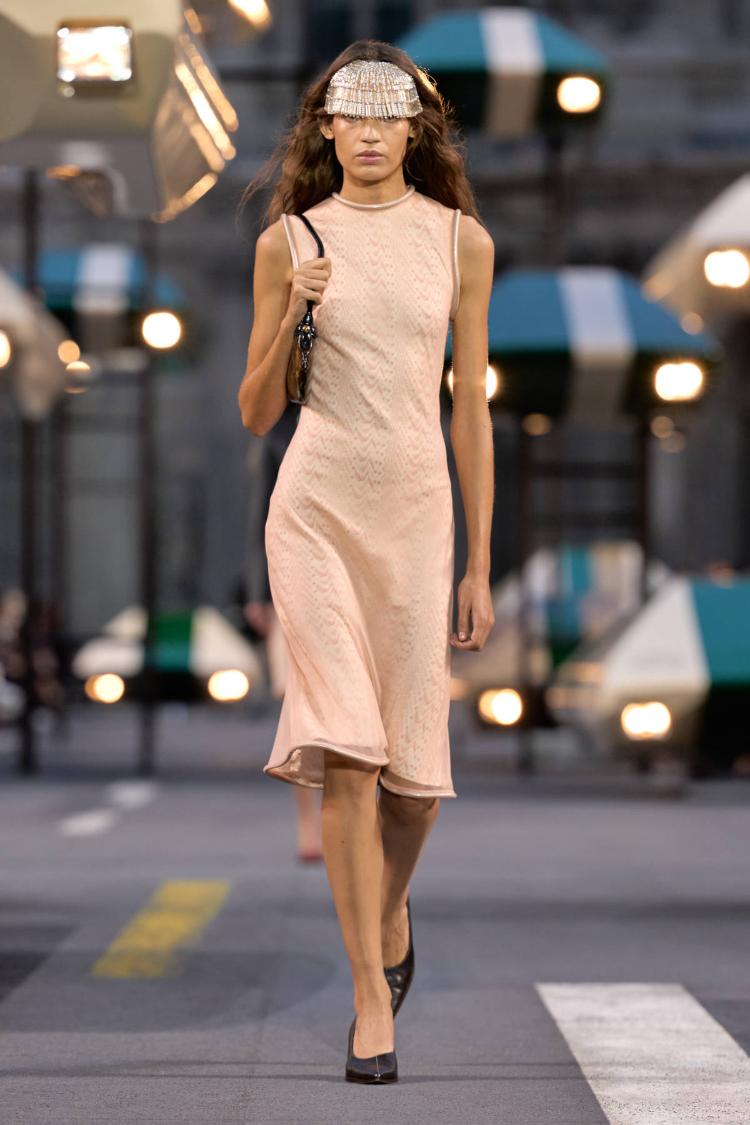louis-vuitton-prolece-leto-2027-ergonomie-nikolas-geskijer-zenska-modna-kolekcija-16