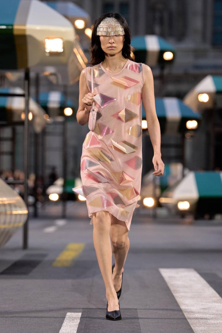 louis-vuitton-prolece-leto-2027-ergonomie-nikolas-geskijer-zenska-modna-kolekcija-21