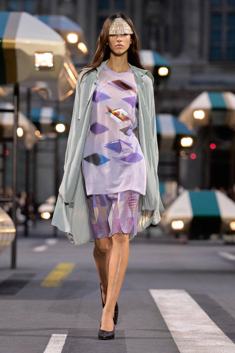 louis-vuitton-prolece-leto-2027-ergonomie-nikolas-geskijer-zenska-modna-kolekcija-23