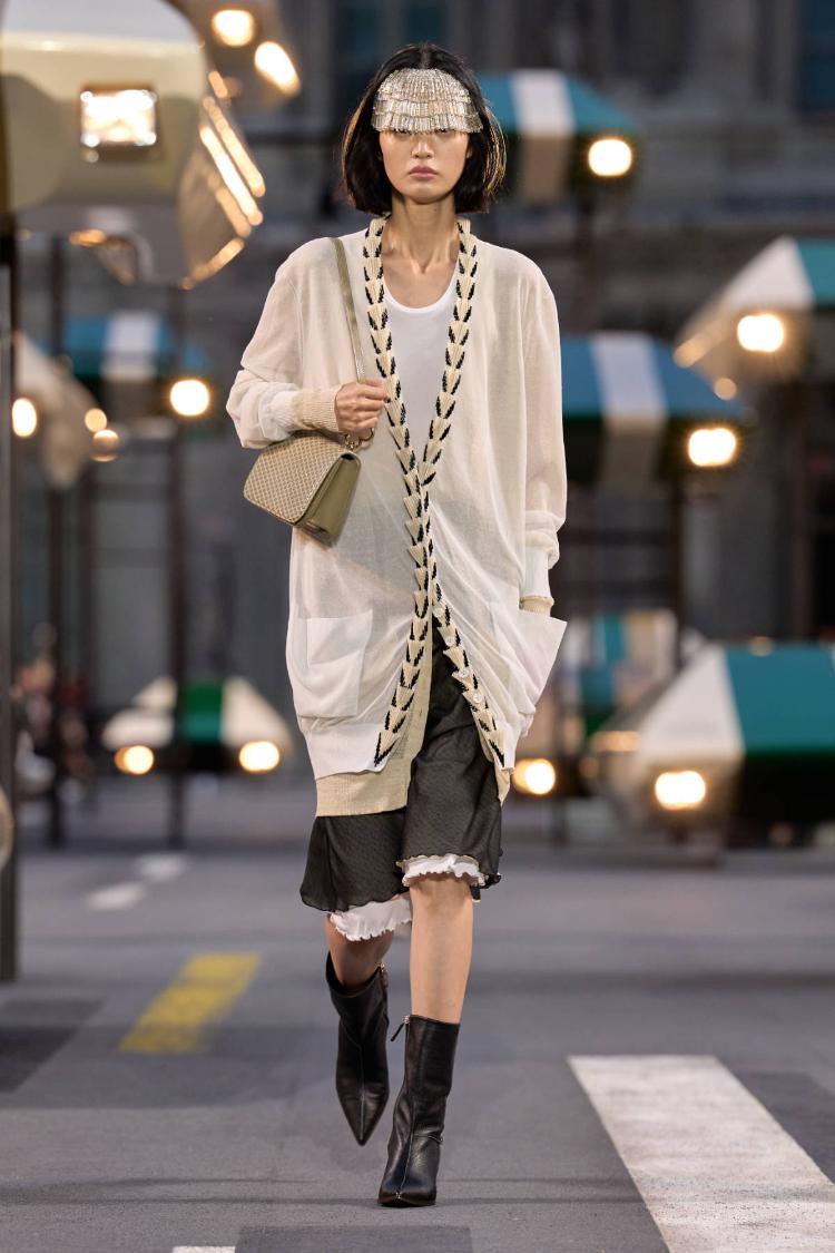 louis-vuitton-prolece-leto-2027-ergonomie-nikolas-geskijer-zenska-modna-kolekcija-26