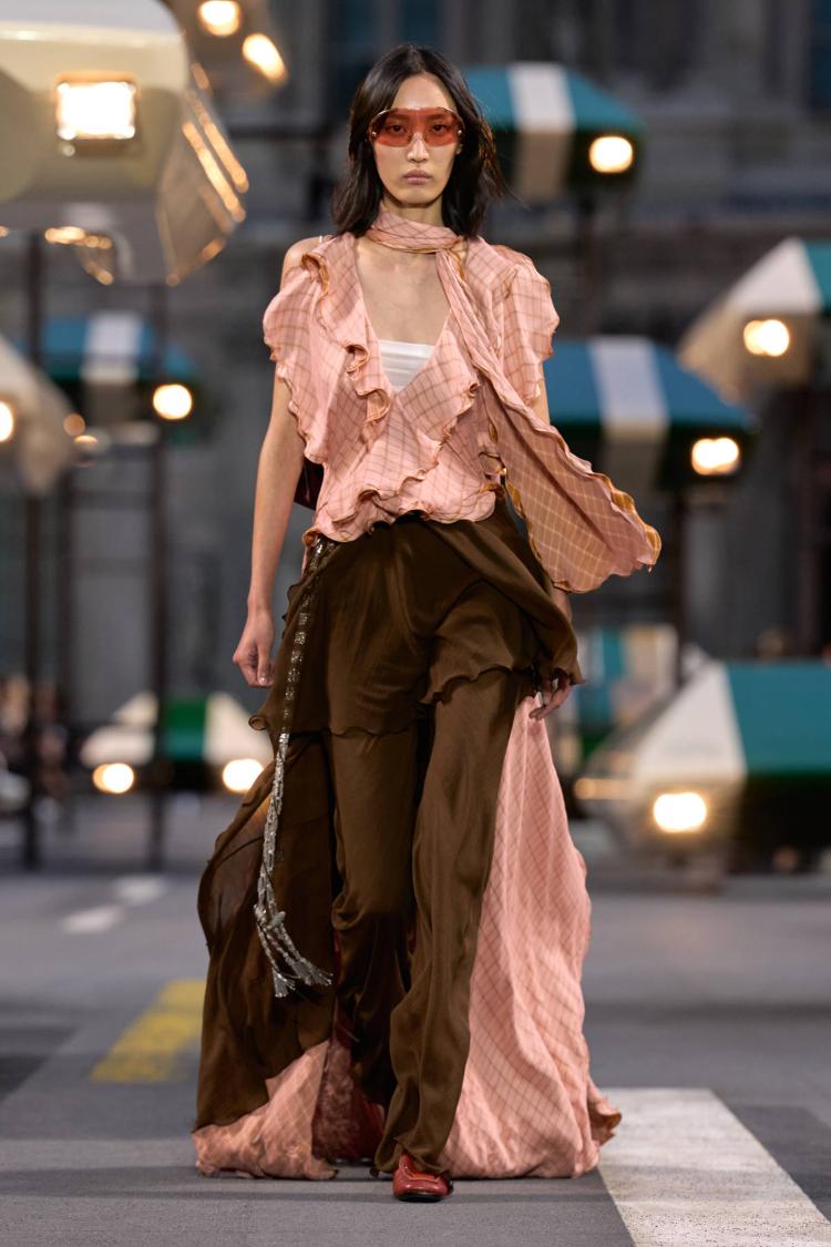 louis-vuitton-prolece-leto-2027-ergonomie-nikolas-geskijer-zenska-modna-kolekcija-29