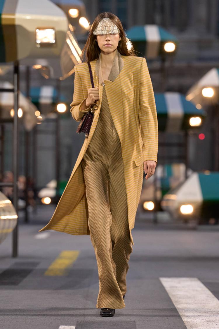 louis-vuitton-prolece-leto-2027-ergonomie-nikolas-geskijer-zenska-modna-kolekcija-34