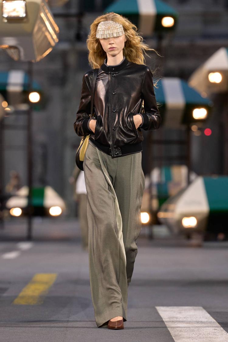 louis-vuitton-prolece-leto-2027-ergonomie-nikolas-geskijer-zenska-modna-kolekcija-38