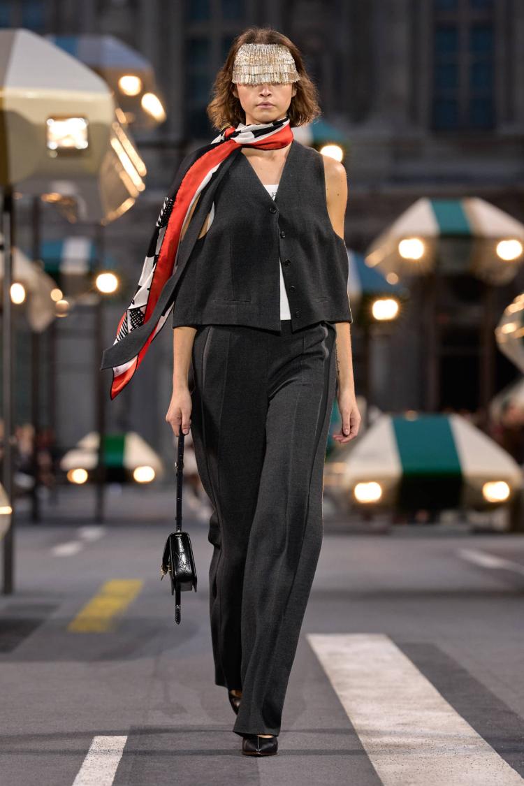 louis-vuitton-prolece-leto-2027-ergonomie-nikolas-geskijer-zenska-modna-kolekcija-40
