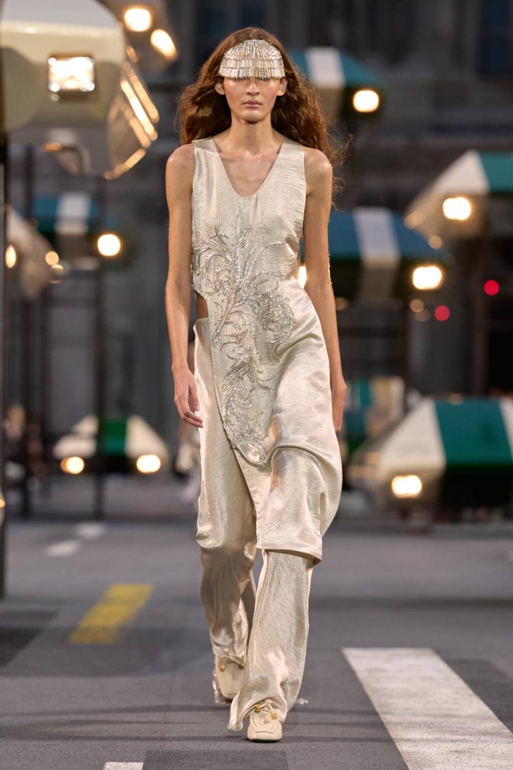 louis-vuitton-prolece-leto-2027-ergonomie-nikolas-geskijer-zenska-modna-kolekcija-44