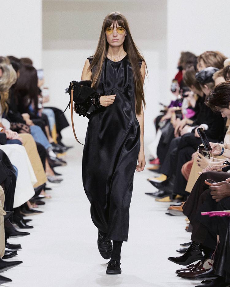 celine-ete-2027-positive-obsession-majkl-rajder-zenska-modna-kolekcija-3
