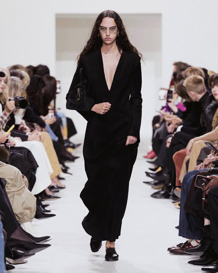 celine-ete-2027-positive-obsession-majkl-rajder-zenska-modna-kolekcija-49