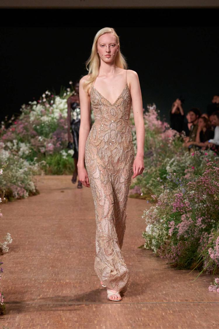 elie-saab-prolece-leto-2027-a-fleur-de-peau-romanticne-haljine-modna-kolekcija-53