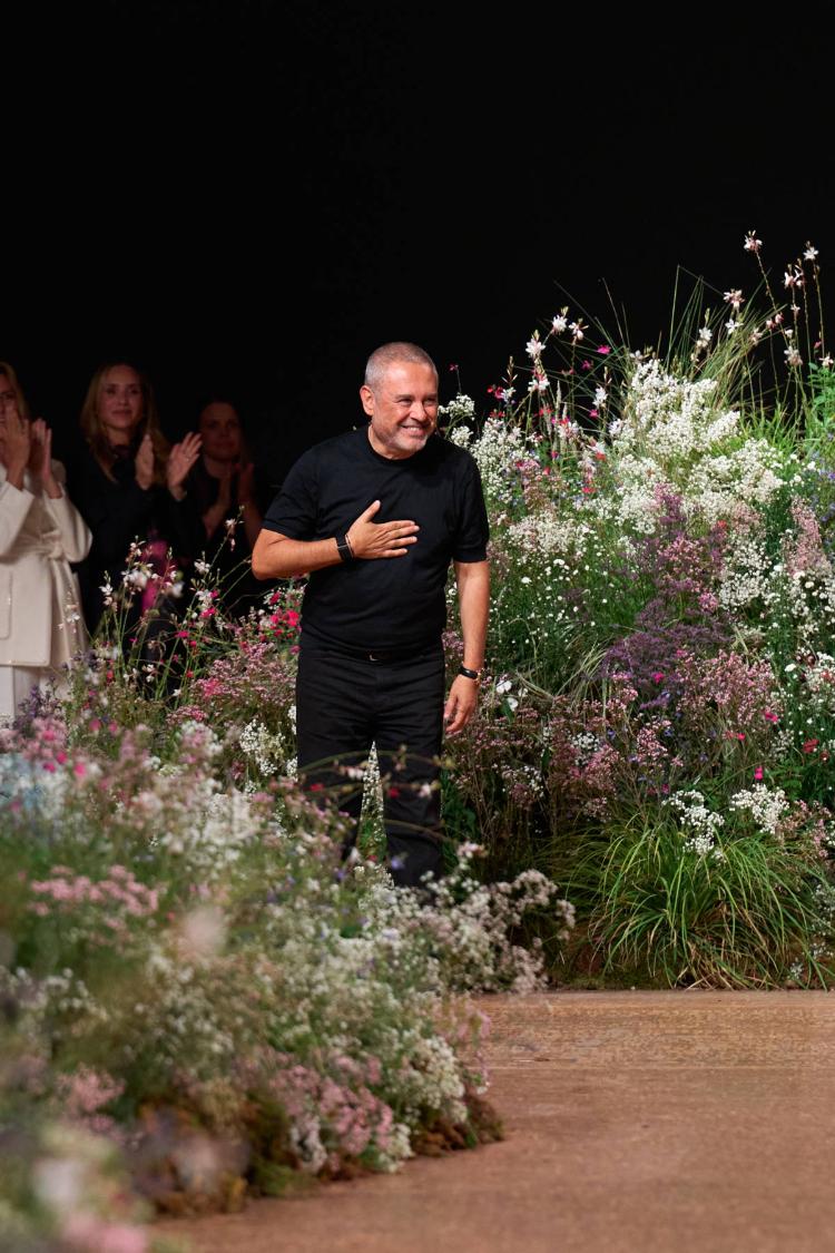 elie-saab-prolece-leto-2027-a-fleur-de-peau-romanticne-haljine-modna-kolekcija-64