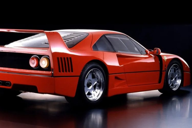 lando-noris-kolekcija-automobila-ferrari-f40-lamborghini-miura-mclaren-superautomobili-2026-4