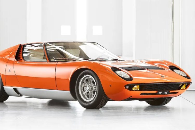 lando-noris-kolekcija-automobila-ferrari-f40-lamborghini-miura-mclaren-superautomobili-2026-6