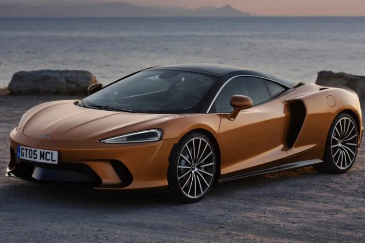 lando-noris-kolekcija-automobila-ferrari-f40-lamborghini-miura-mclaren-superautomobili-2026-7