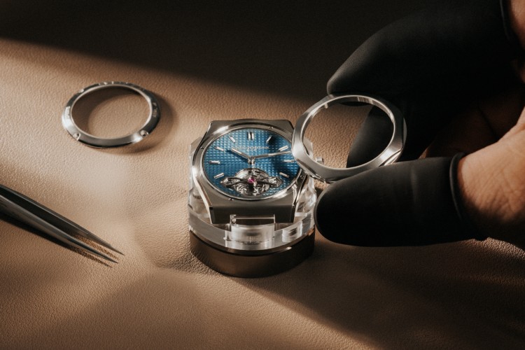 girard-perregaux-laureato-fifty-tourbillon-39mm