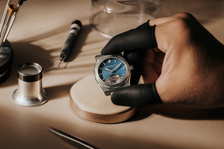 girard-perregaux-laureato-fifty-tourbillon-39mm