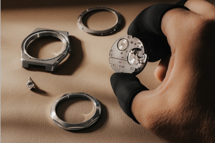 girard-perregaux-laureato-fifty-tourbillon-39mm