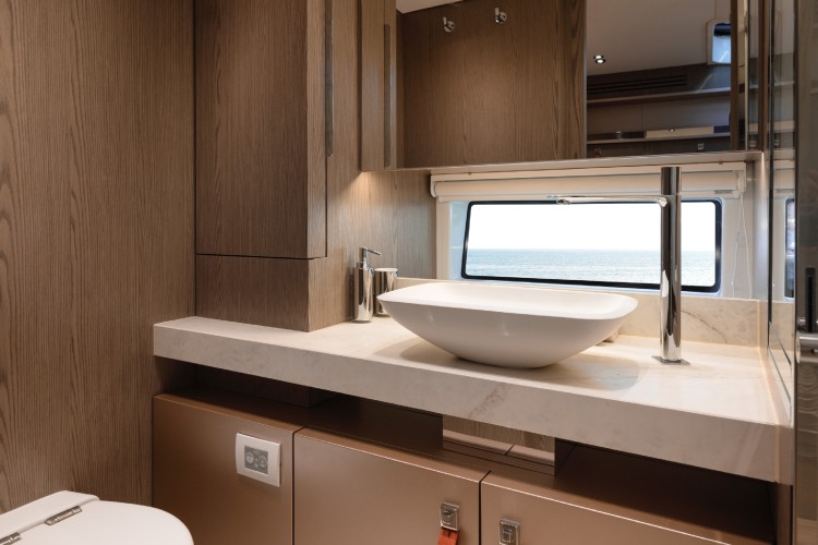 sacs-hyper-5s-luxury-yacht-2026-12