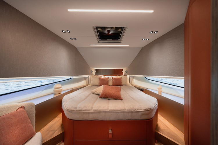 sacs-hyper-5s-luxury-yacht-2026-9