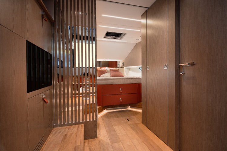 sacs-hyper-5s-luxury-yacht-2026-10