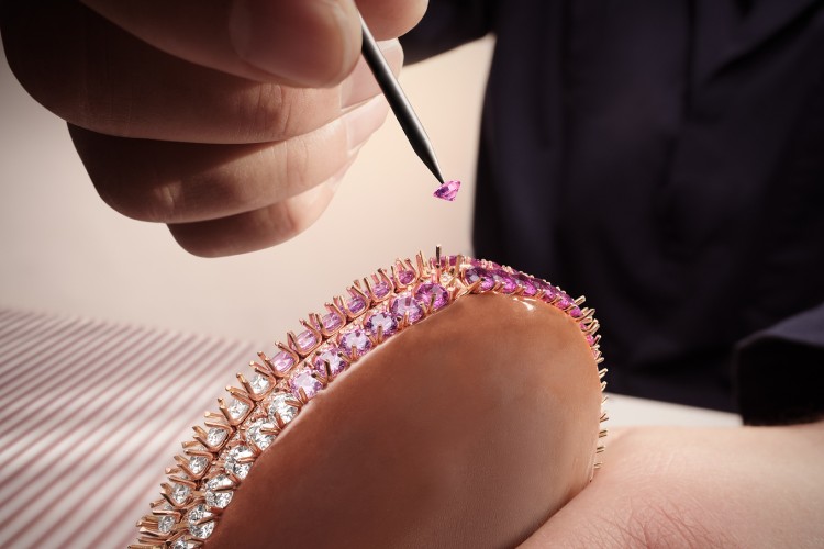 jaeger-lecoultre-101-secrets-high-jewellery-sat-dijamanti-safiri-7