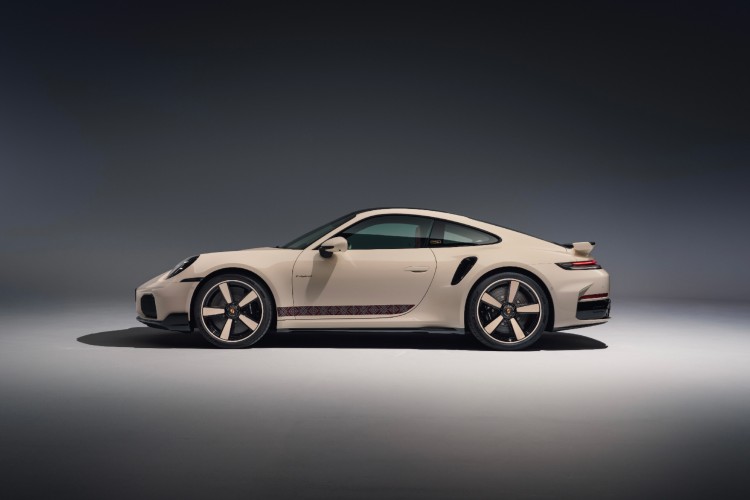 porsche-911-turbo-s-sadu-edition-kuvajt-2026-4