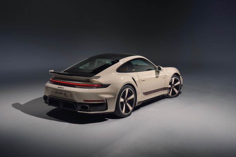 porsche-911-turbo-s-sadu-edition-kuvajt-2026-6