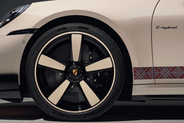 porsche-911-turbo-s-sadu-edition-kuvajt-2026-5