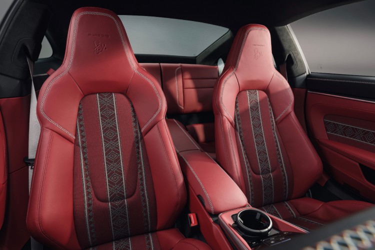 porsche-911-turbo-s-sadu-edition-kuvajt-2026-14