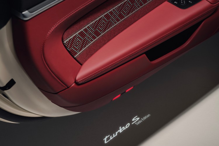 porsche-911-turbo-s-sadu-edition-kuvajt-2026-9