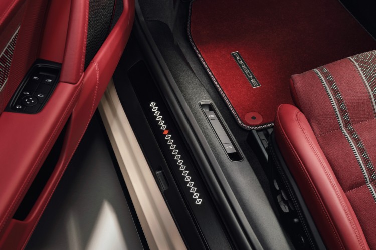 porsche-911-turbo-s-sadu-edition-kuvajt-2026-10