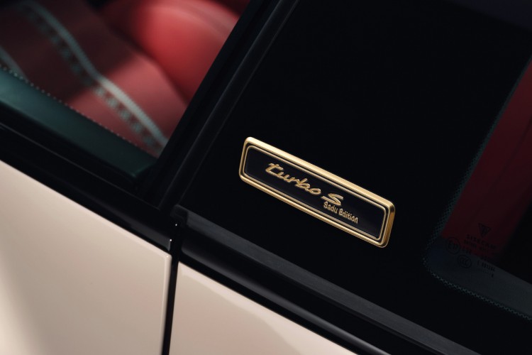 porsche-911-turbo-s-sadu-edition-kuvajt-2026-8