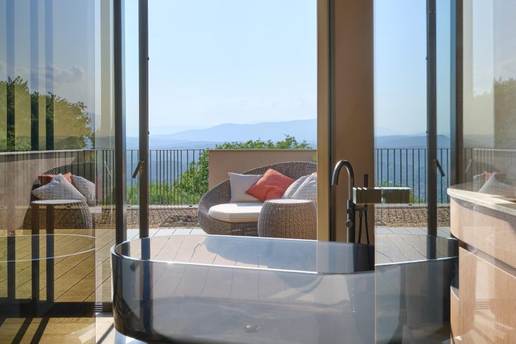 villa-elaia-cannes-francuska-marcoux-mathern-associes-luksuzna-mediteranska-vila-arhitektura-enterij-30