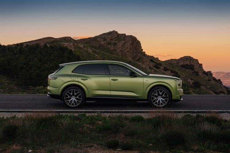 bentley-torcal-s-prvi-elektricni-bentley-luksuzni-suv-2026-21
