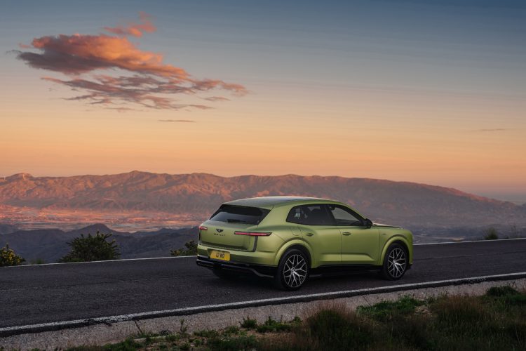 bentley-torcal-s-prvi-elektricni-bentley-luksuzni-suv-2026-28