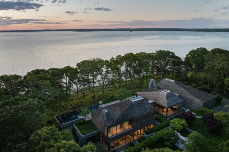 sag-harbor-bay-laguardia-design-group-luksuzna-kuca-bazen-pejzazna-arhitektura-2026-6