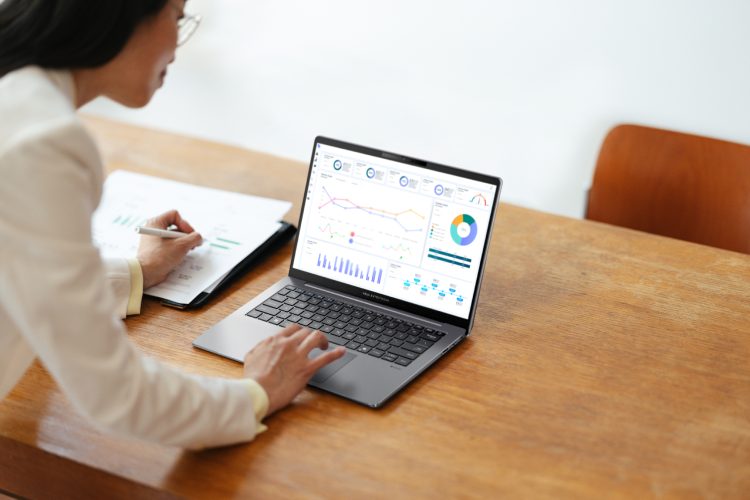 asus-expertbook-poslovni-laptop-za-profesionalce-kompanije-i-moderan-nacin-rada-11