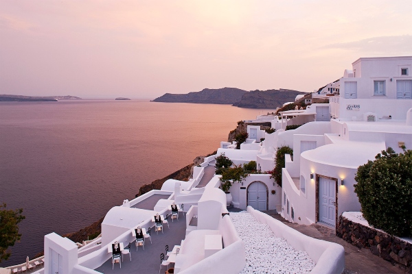 Ovi grčki hoteli su sve što želimo da vidimo ovog leta