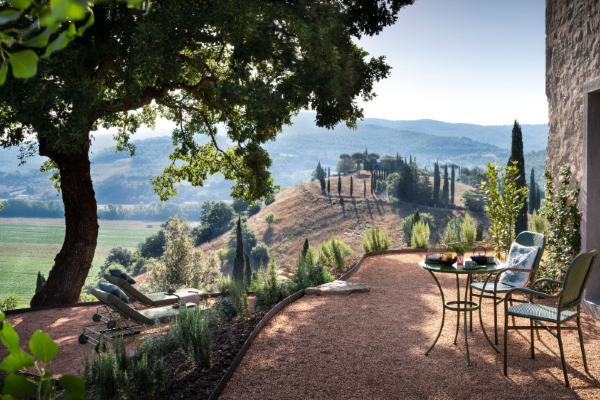 Od zamka u Umbriji do vinograda Pijemonta: 7 uzbudljivih novih hotela u Italiji