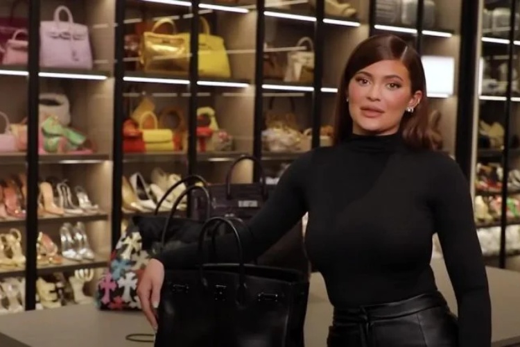 Kylie Jenner Gets 5 Birkin Bags for Christmas 2019