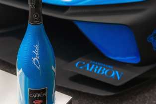 Bugatti lansira šampanjac EB.03 u dvobojnoj boci od ugljeničnih vlakana