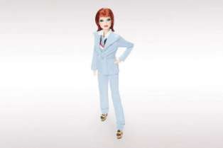 Barbie predstavlja ograničeno izdanje Dejvid Bouvi lutke
