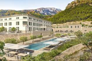 Milijarder Ričard Brenson otvara luksuzni hotel u Španiji