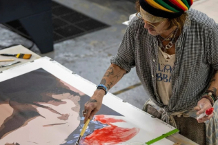Džoni Dep rasprodao svoju umetničku kolekciju za nekoliko sati i zaradio 3,6 miliona dolara