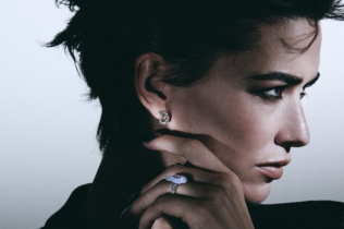 Luisa de Ševinji u šik izdanju u novoj Giorgio Armani Fine Jewelry kampanji