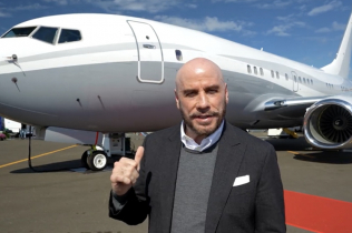Džon Travolta vas vodi u obilazak novog luksuznog aviona Boeing Business Jet 737