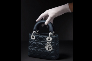 Svež pogled na sjajnu prošlost: Dior ponovo lansira kultnu torbu Lady Dior