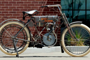Najskuplji motocikl ikada na aukciji je 115 godina star Harley-Davidson