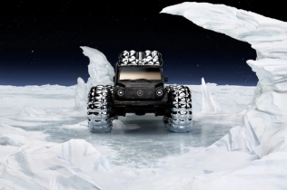 Mercedes i Moncler su upravo predstavili G-Wagen koji nosi perjanu jaknu